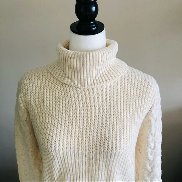 ❌SOLD❌🟡2/$30 | F21 | Cable knit sweater - Picture 5 of 6